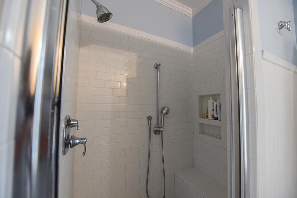 306 Greenview Ct, McCormick