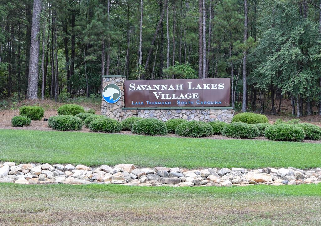 306 Greenview Ct, McCormick