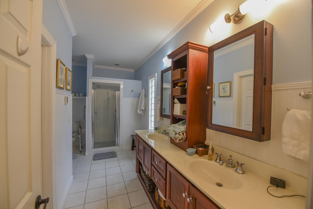 306 Greenview Ct, McCormick