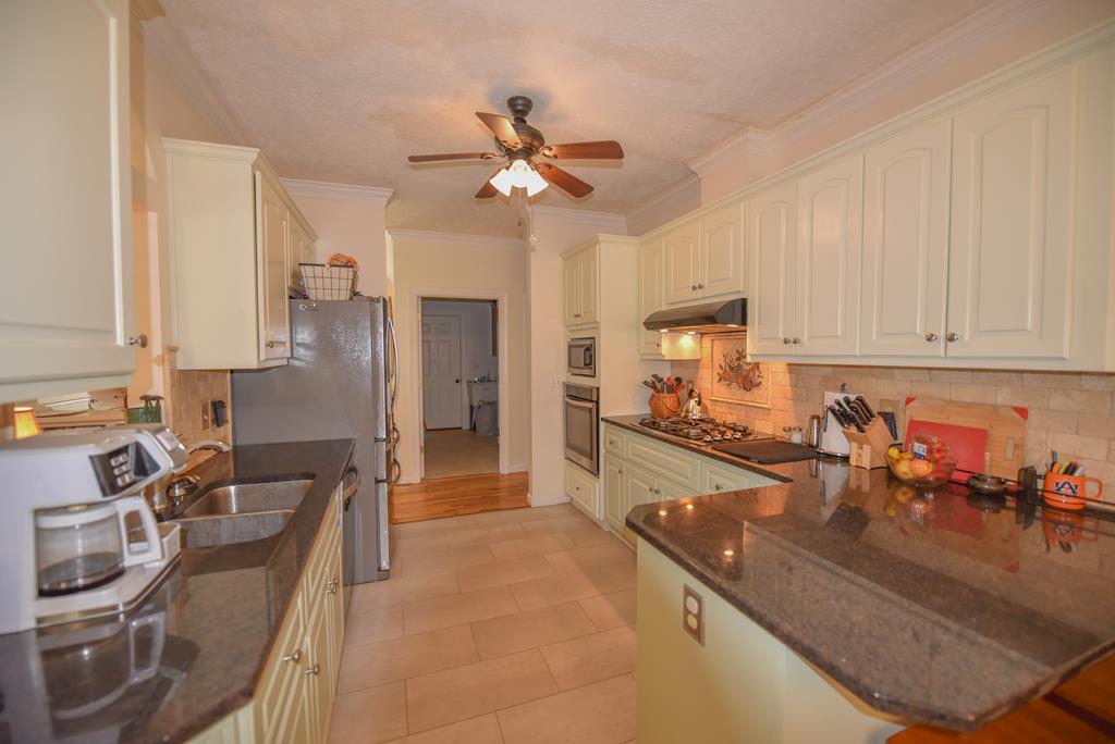 306 Greenview Ct, McCormick