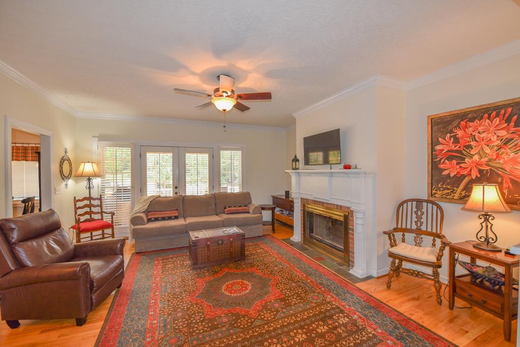 306 Greenview Ct, McCormick