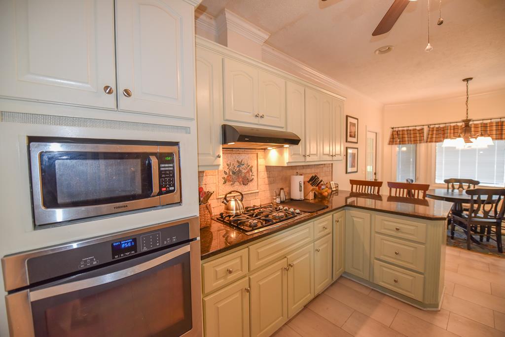 306 Greenview Ct, McCormick