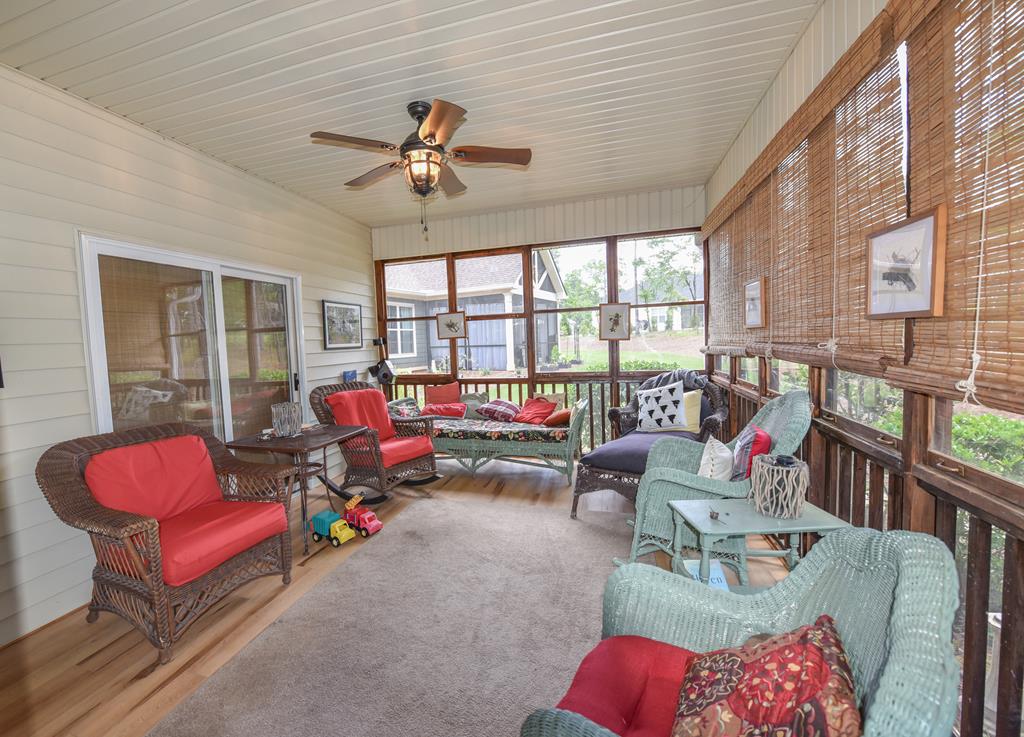 306 Greenview Ct, McCormick