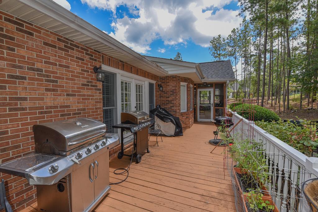 306 Greenview Ct, McCormick