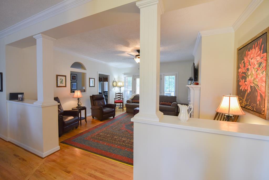 306 Greenview Ct, McCormick