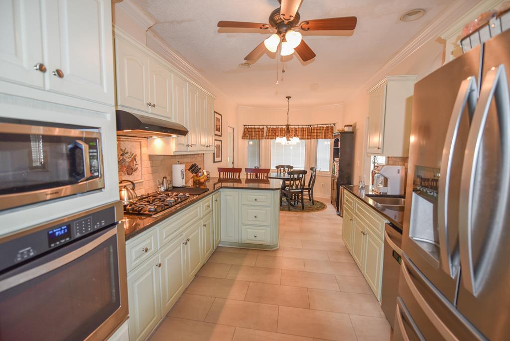 306 Greenview Ct, McCormick