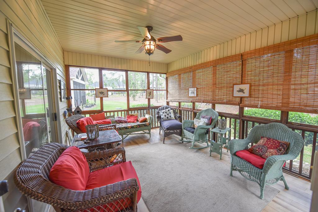 306 Greenview Ct, McCormick