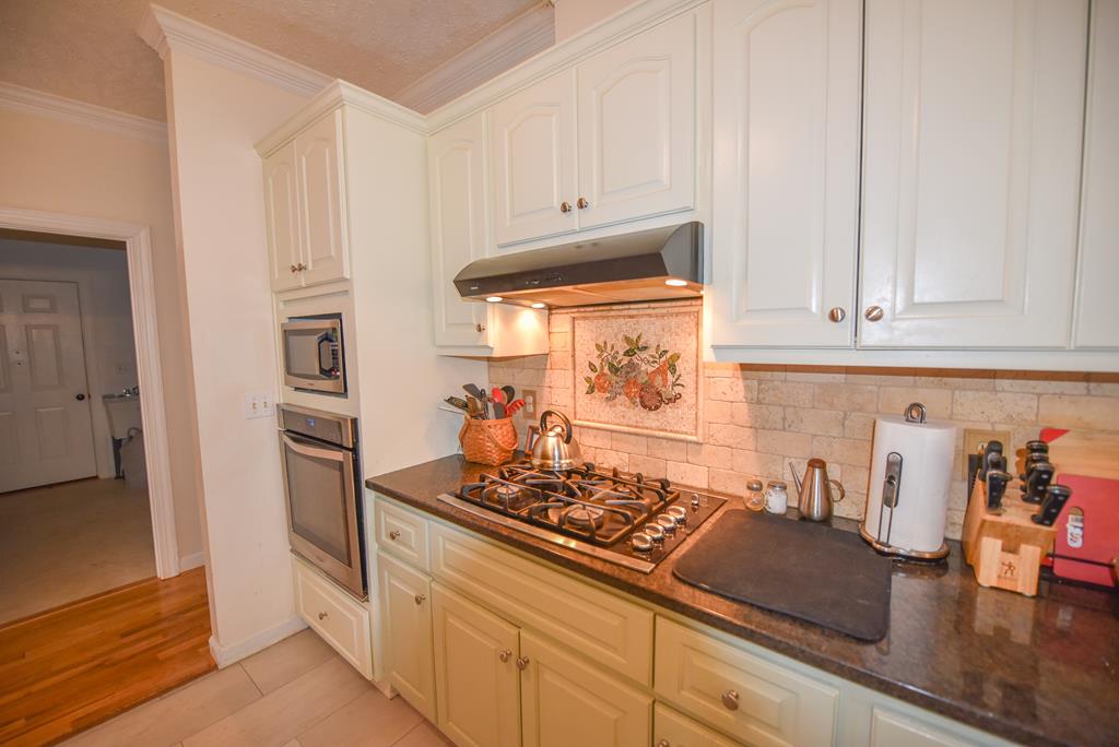 306 Greenview Ct, McCormick