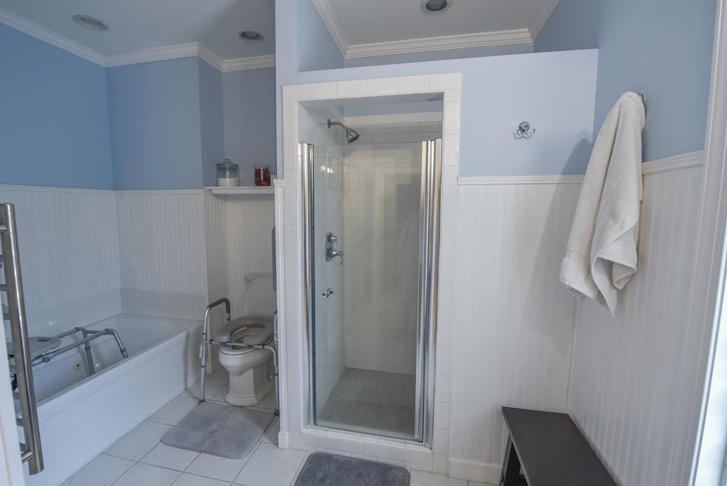 306 Greenview Ct, McCormick