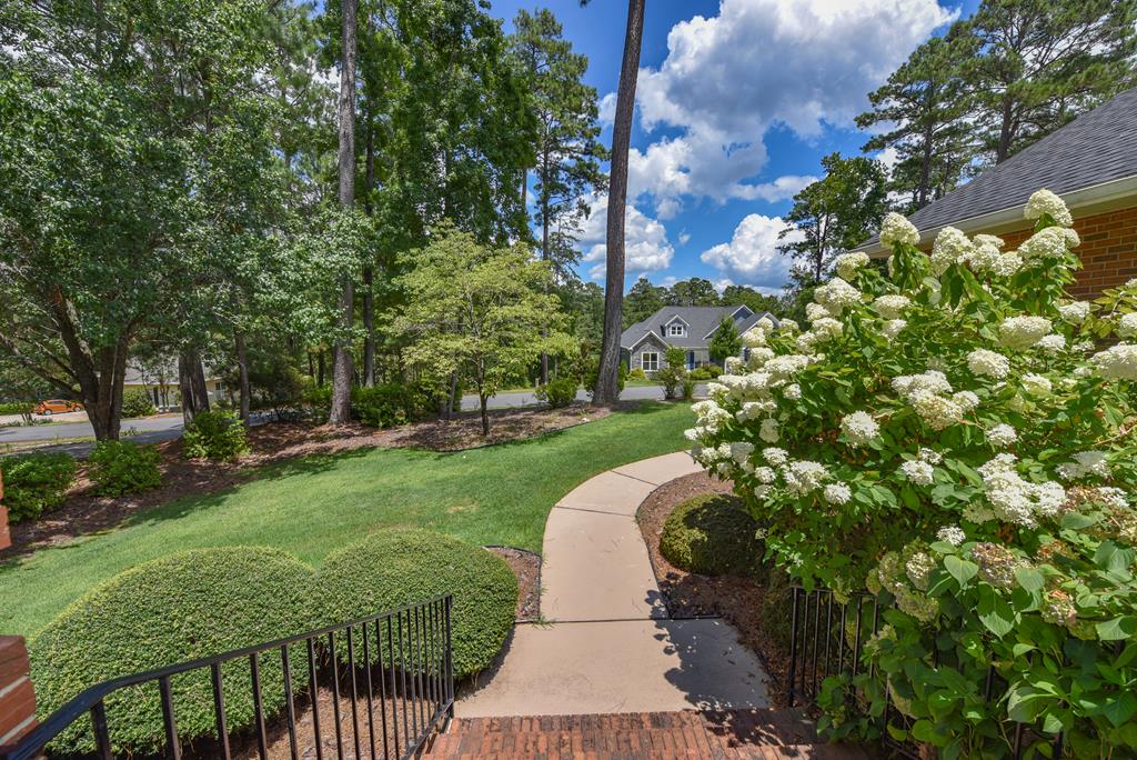 306 Greenview Ct, McCormick