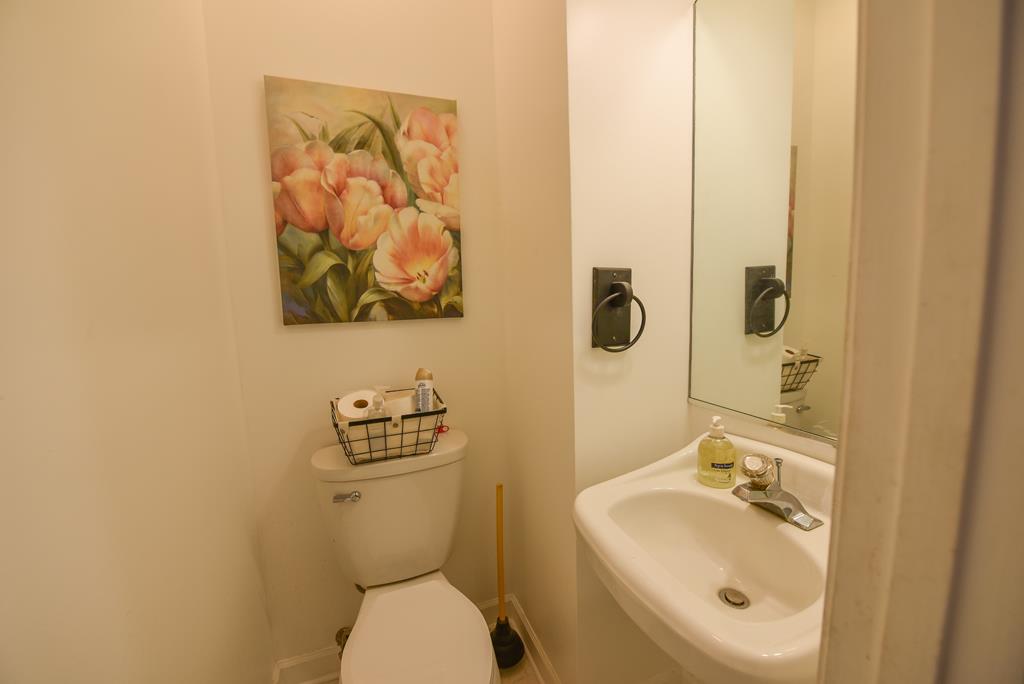 306 Greenview Ct, McCormick