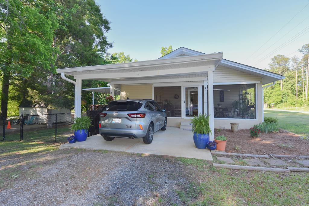 1801 Emerald Road