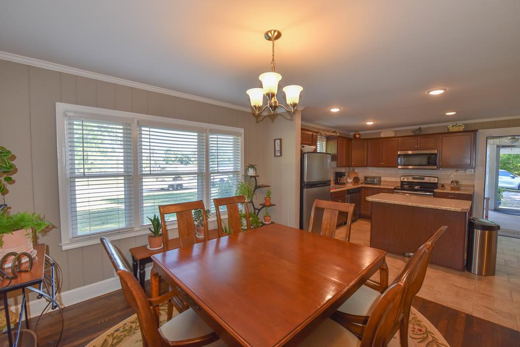 1801 Emerald Road