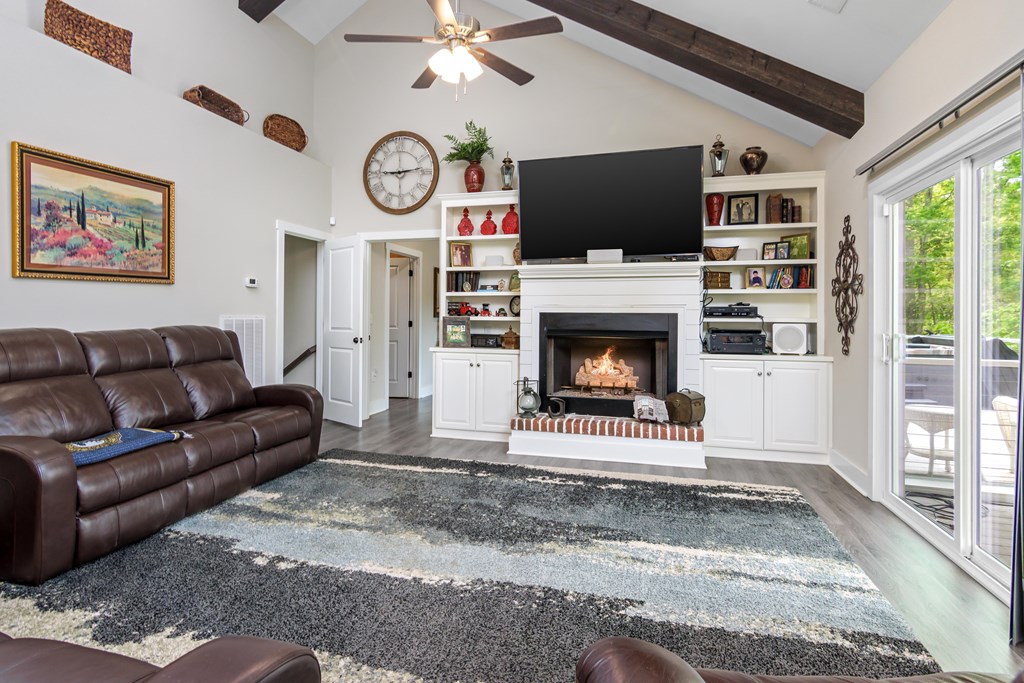 333 Paradise Point