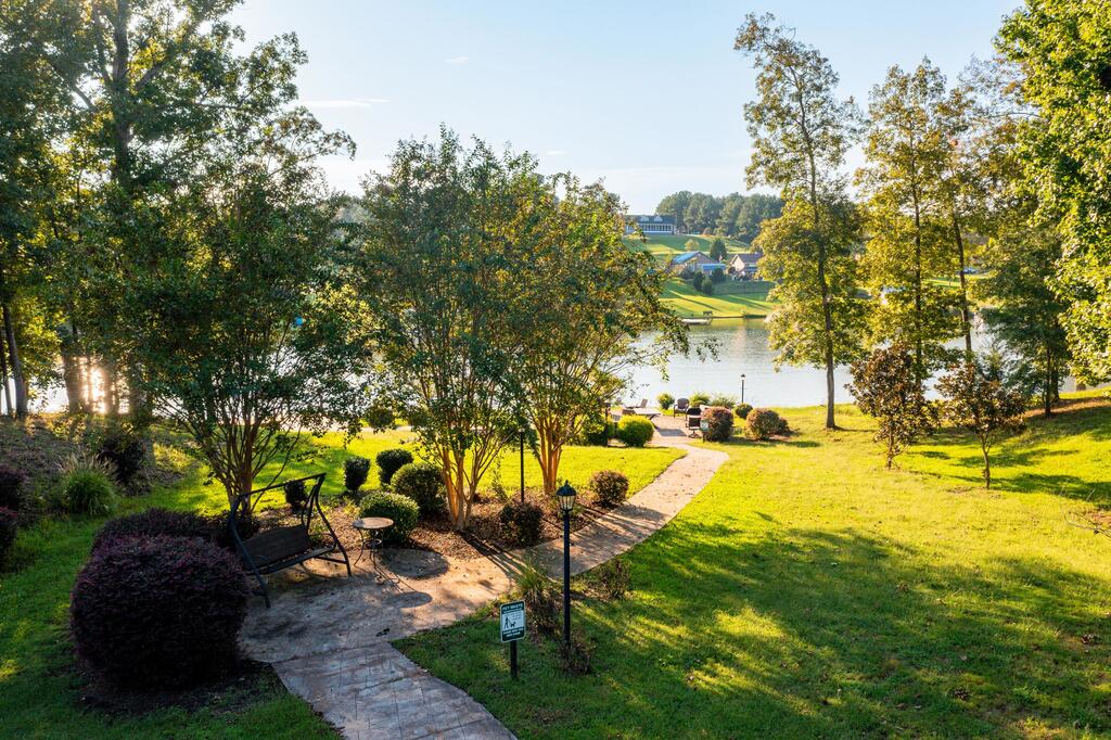 112 King Circle