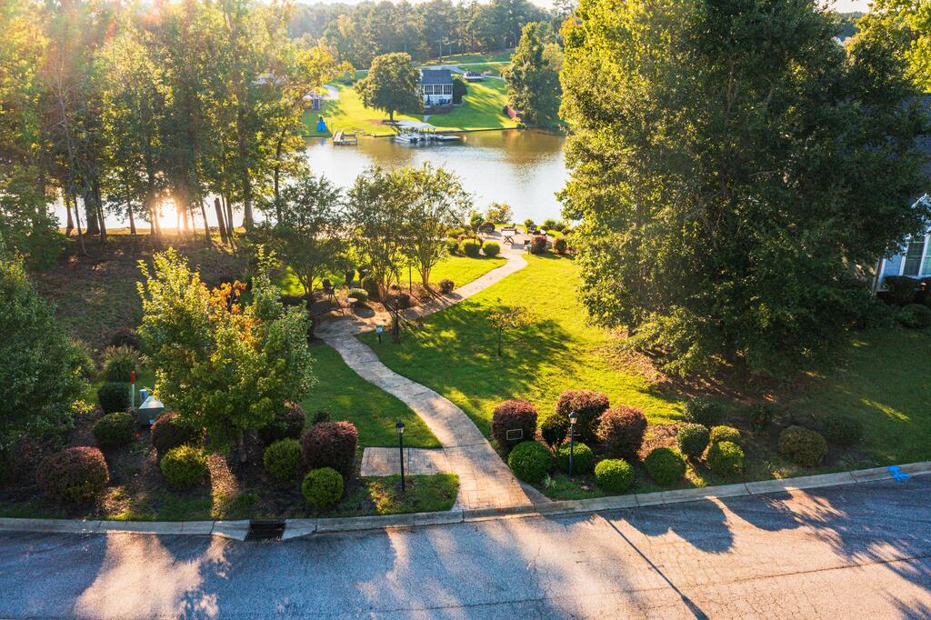 112 King Circle