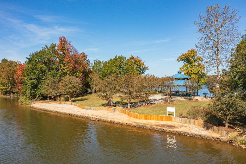 732 Eagles Harbor Drive