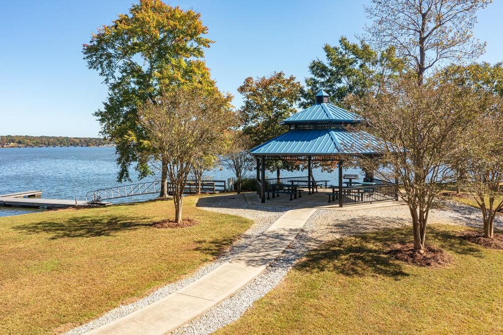 732 Eagles Harbor Drive
