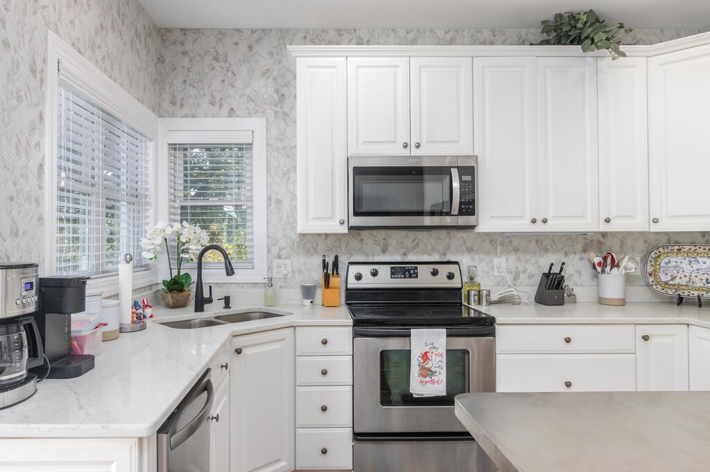 732 Eagles Harbor Drive