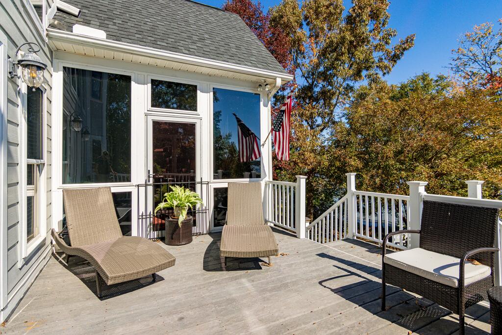 732 Eagles Harbor Drive
