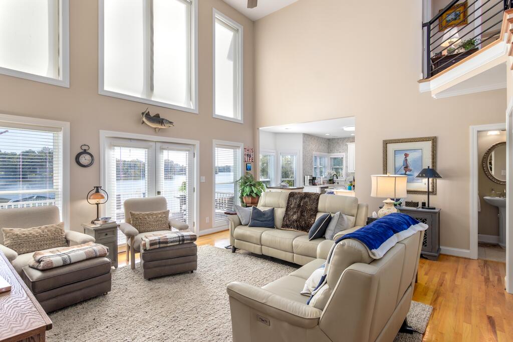 732 Eagles Harbor Drive