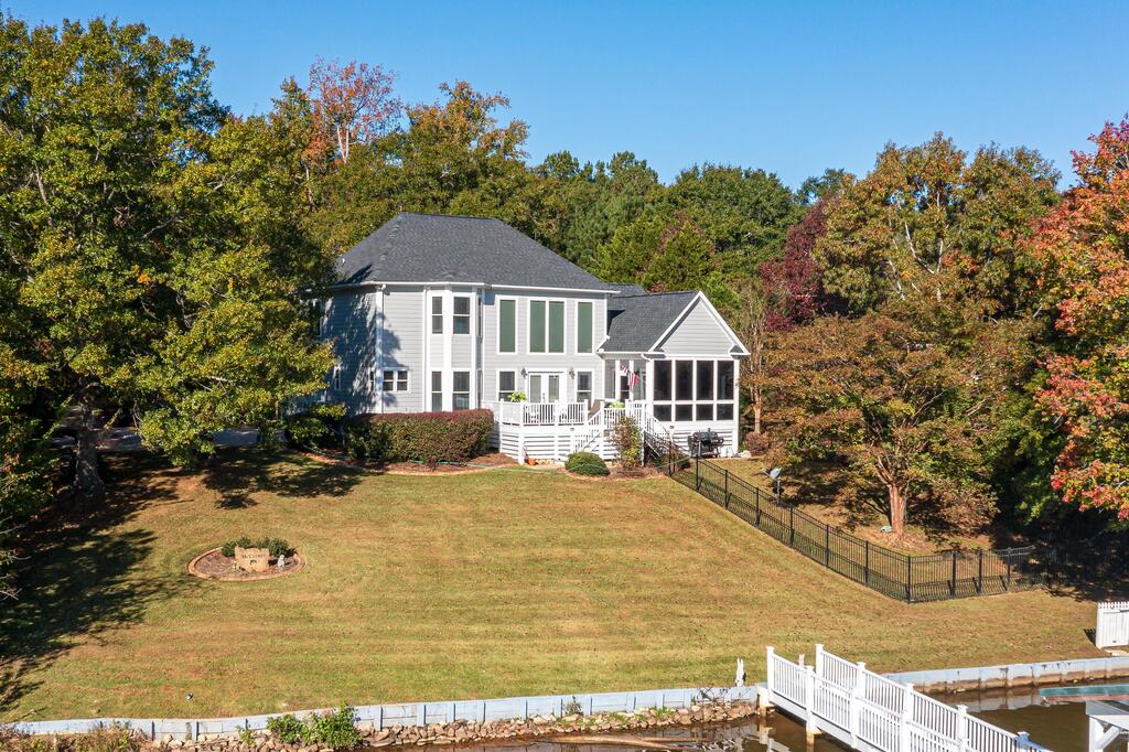 732 Eagles Harbor Drive