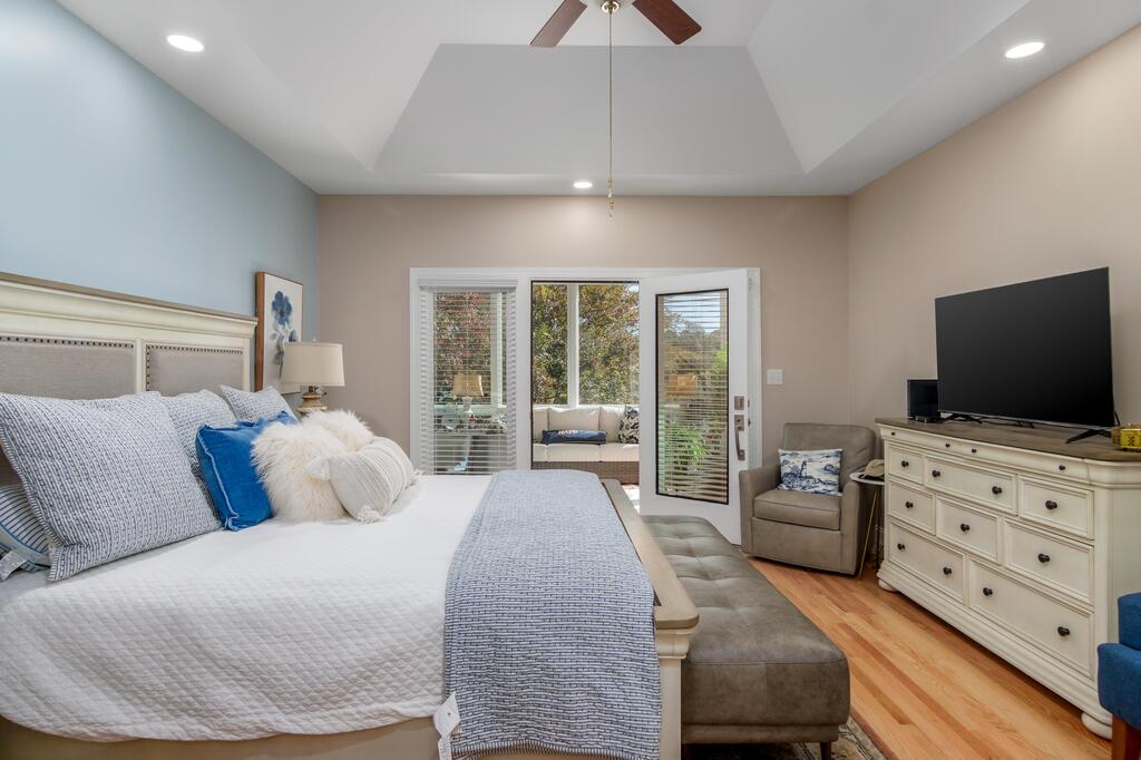 732 Eagles Harbor Drive