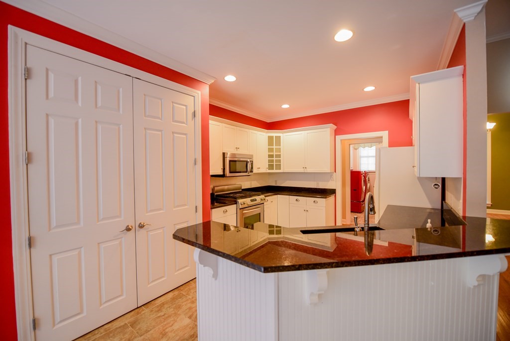 1008 HuntersCreek Boulevard