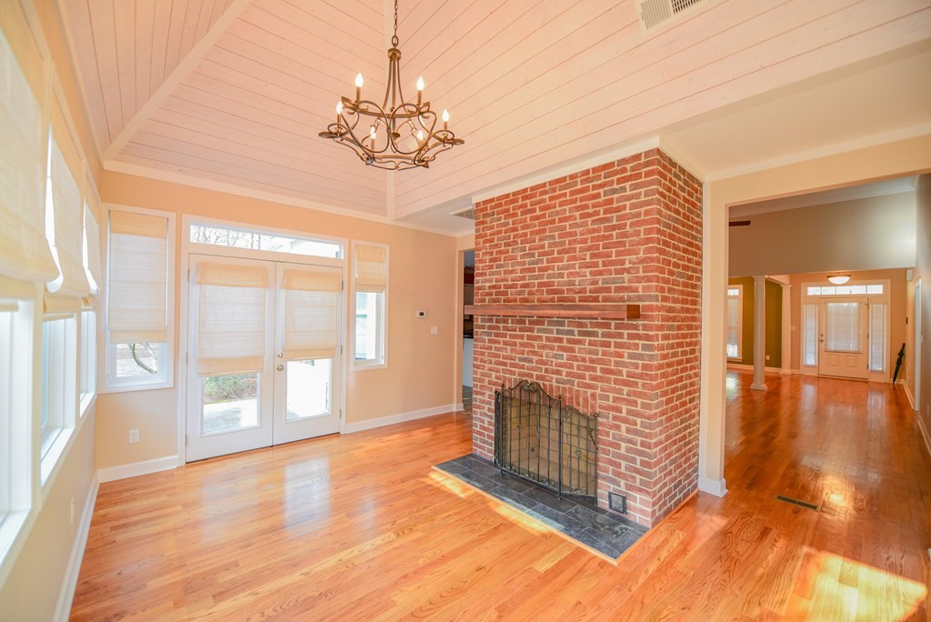 1008 HuntersCreek Boulevard