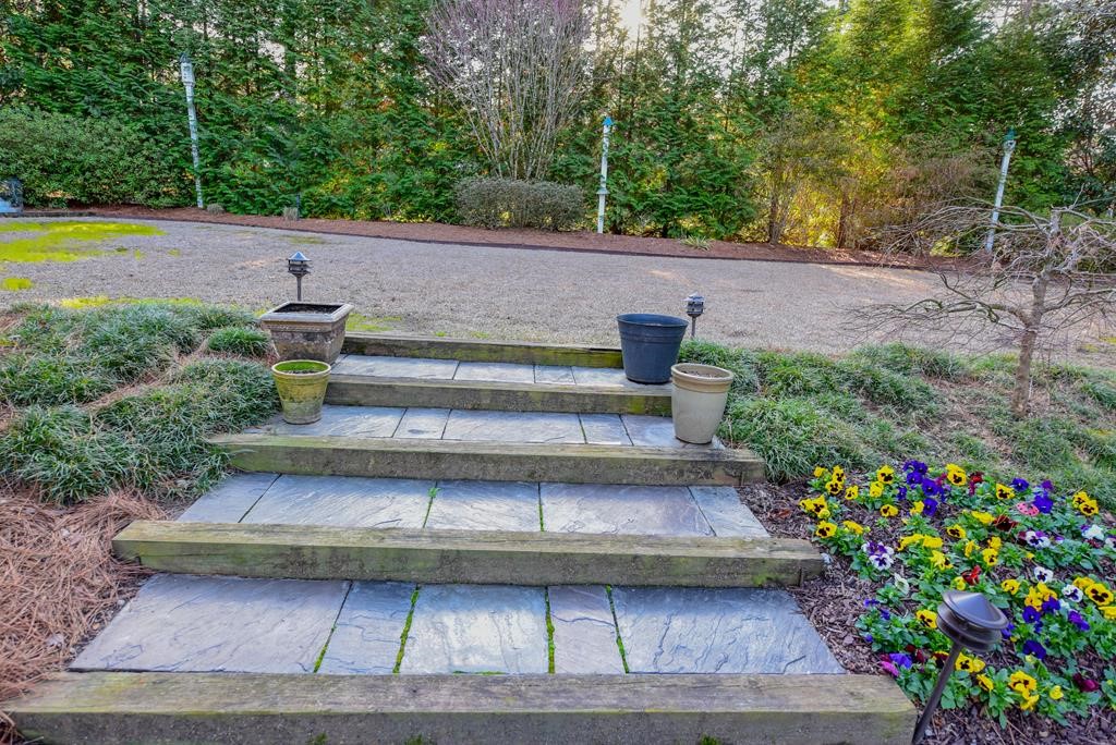 1008 HuntersCreek Boulevard