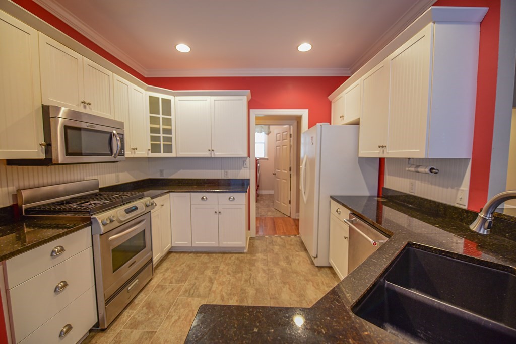 1008 HuntersCreek Boulevard