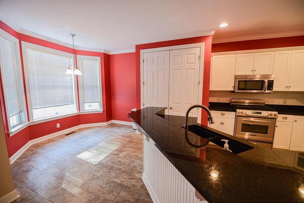 1008 HuntersCreek Boulevard