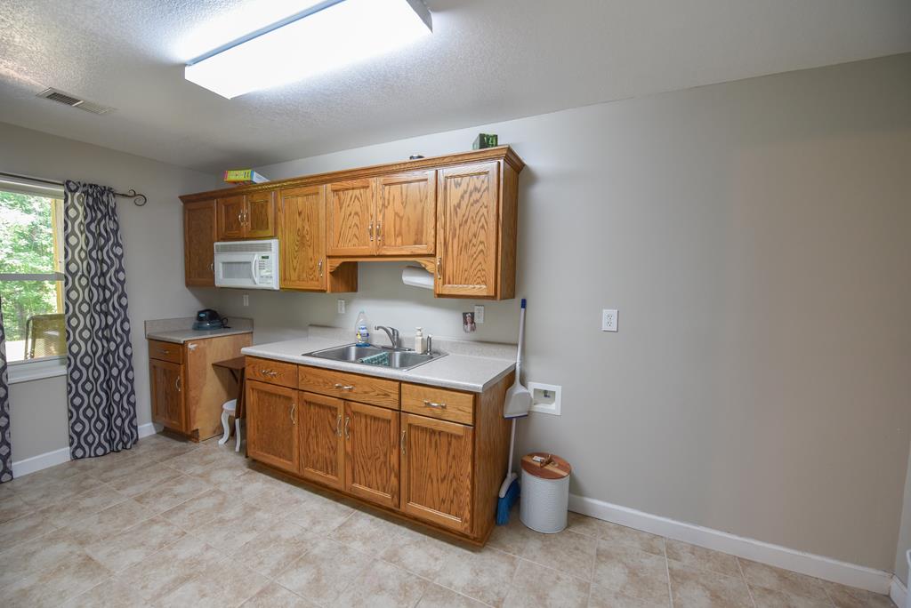 2275 W Hwy 184 Highway