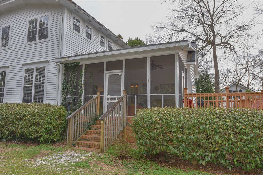 507 Main Street N Road