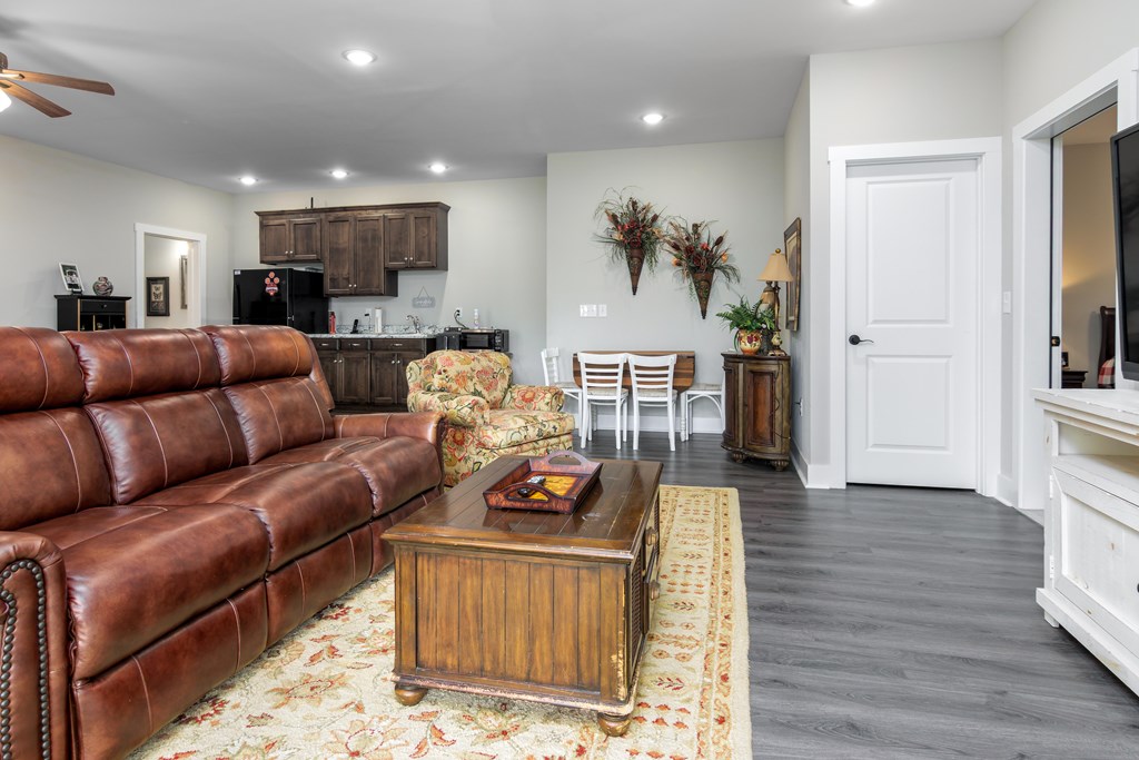 333 Paradise Point