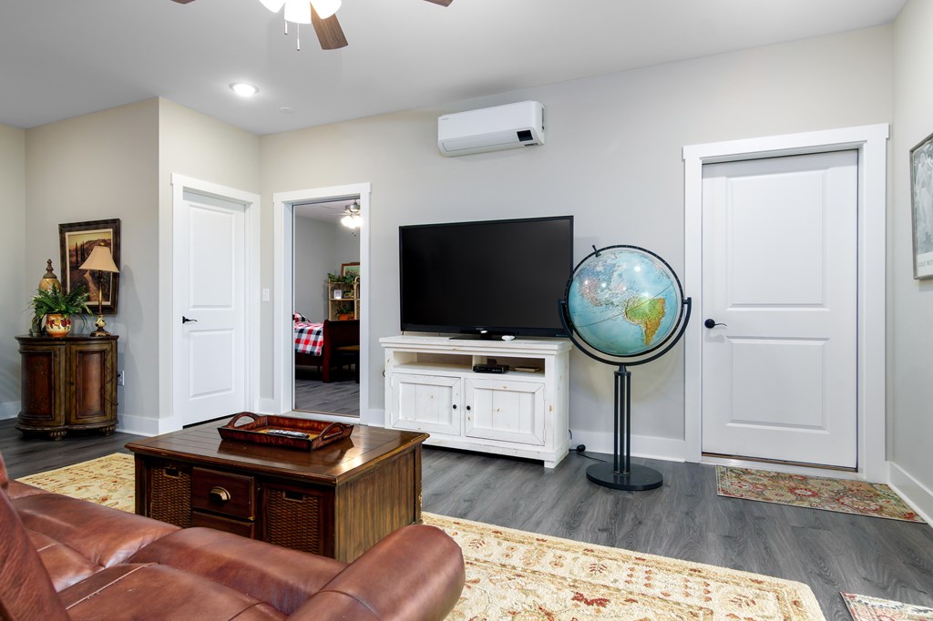 333 Paradise Point