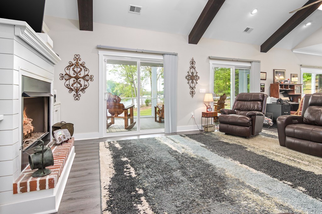 333 Paradise Point