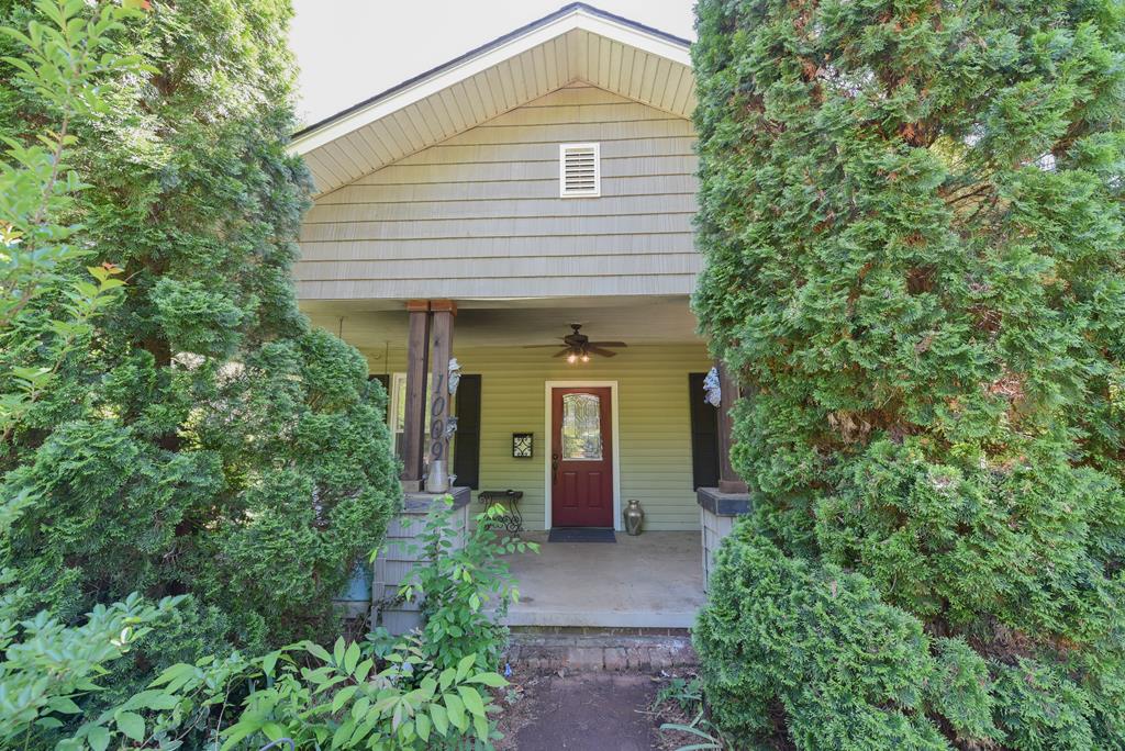 1009 N Main Street