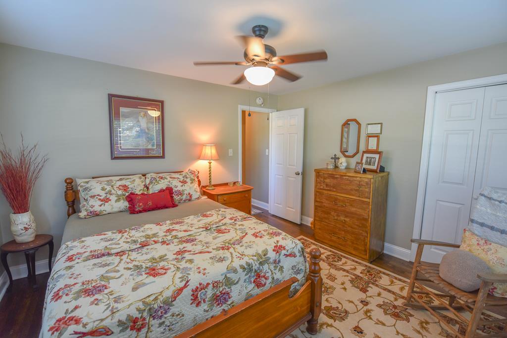 1801 Emerald Road