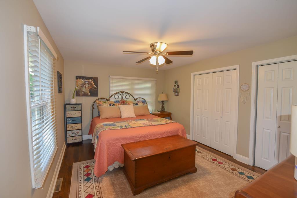 1801 Emerald Road