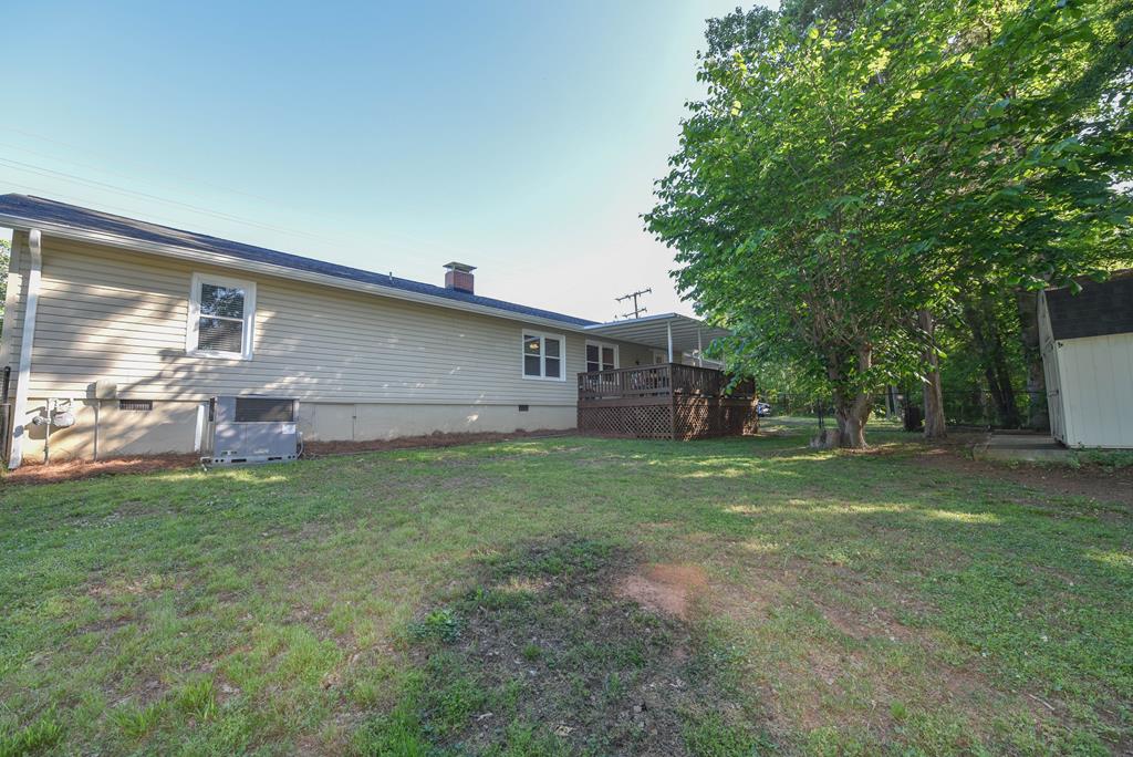 1801 Emerald Road