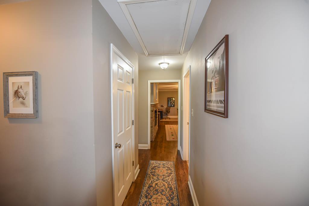 1801 Emerald Road