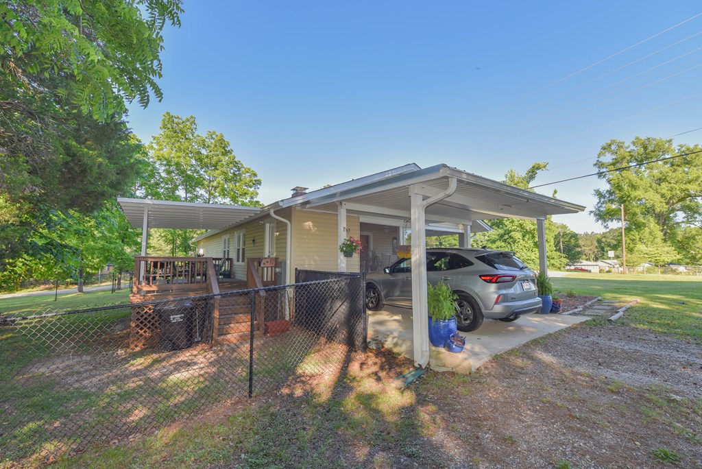1801 Emerald Road