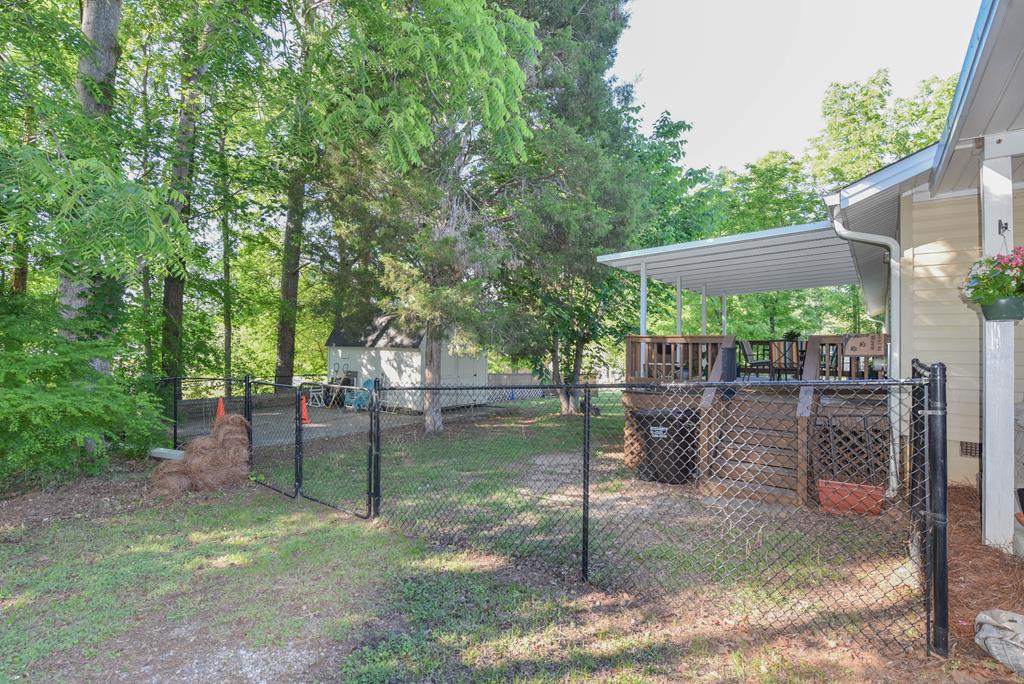 1801 Emerald Road