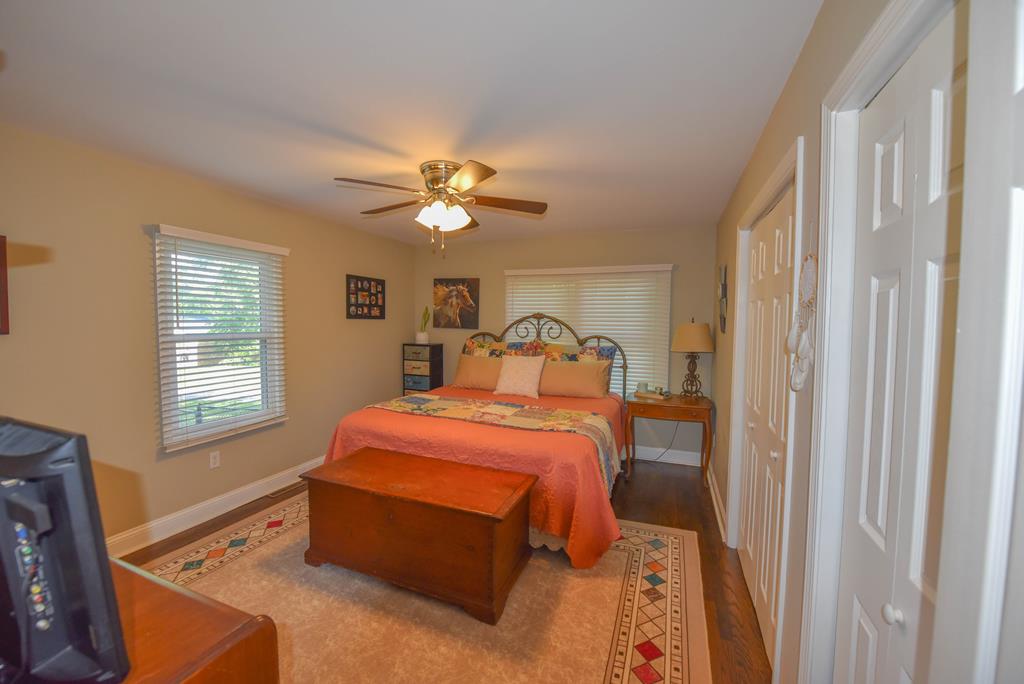 1801 Emerald Road
