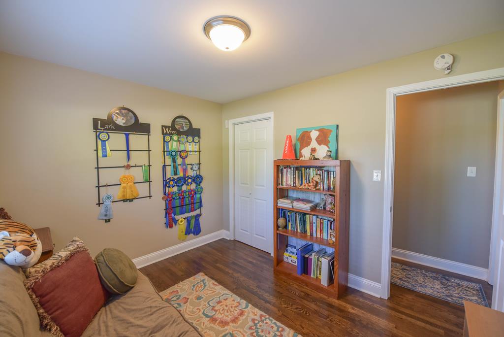 1801 Emerald Road