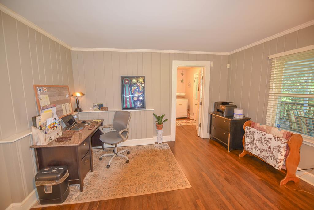 1801 Emerald Road