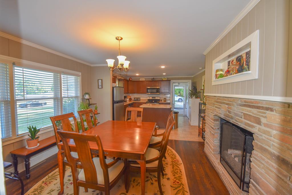 1801 Emerald Road