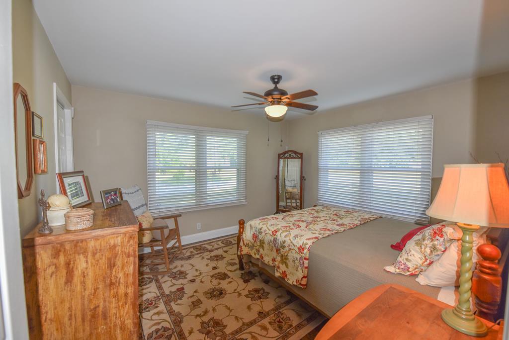 1801 Emerald Road