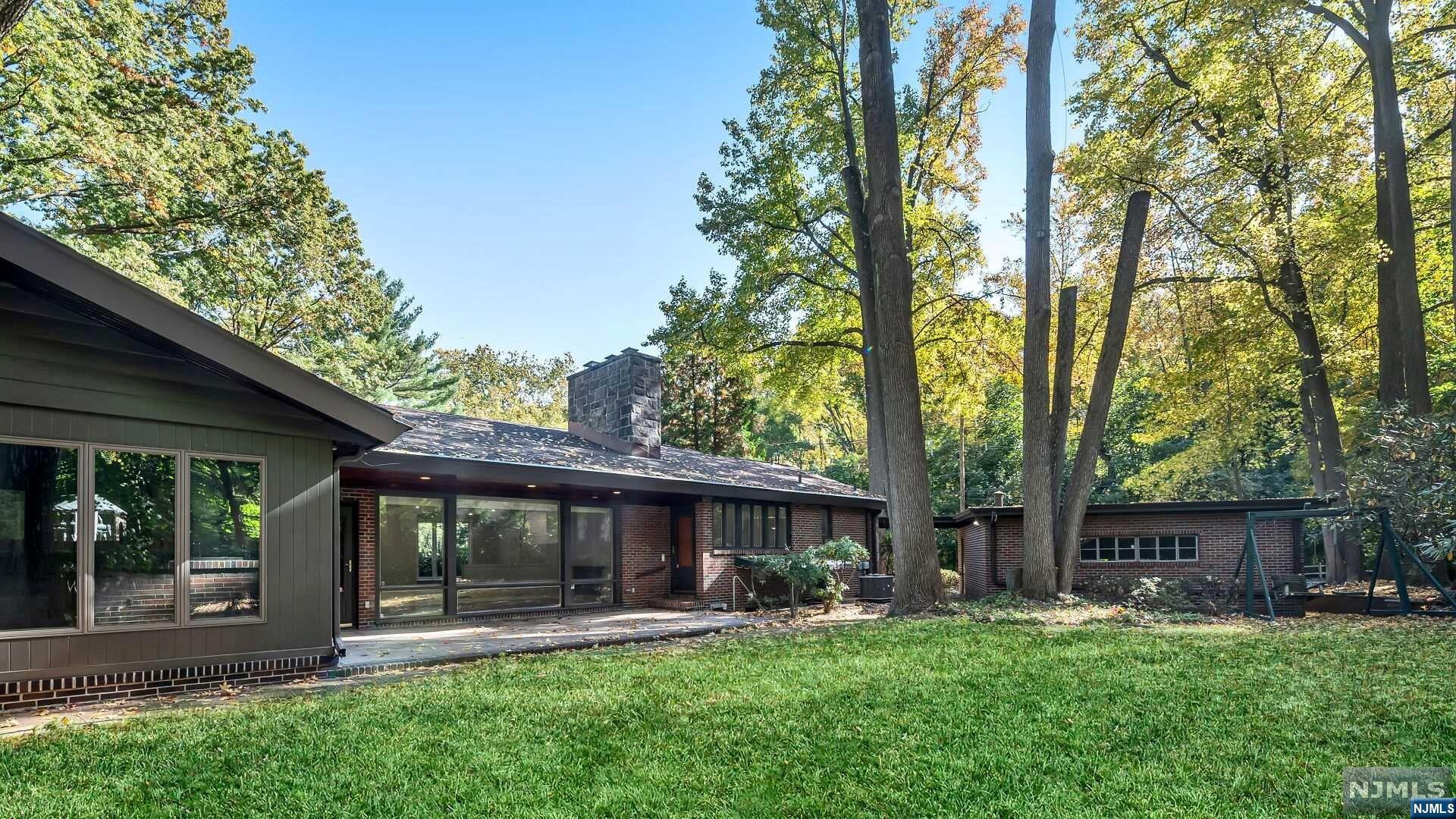 302 Fountain Road